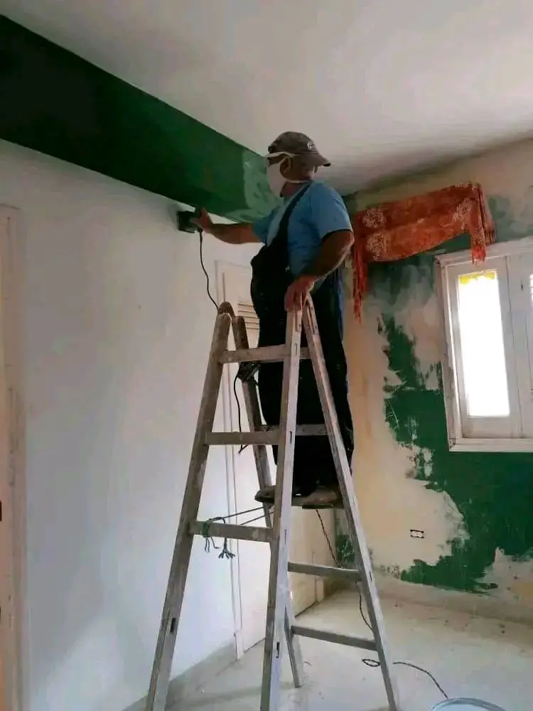 pintando-dentro-de-la-casa